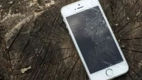 Comment réparer un écran cassé d’un iPhone 11 ?