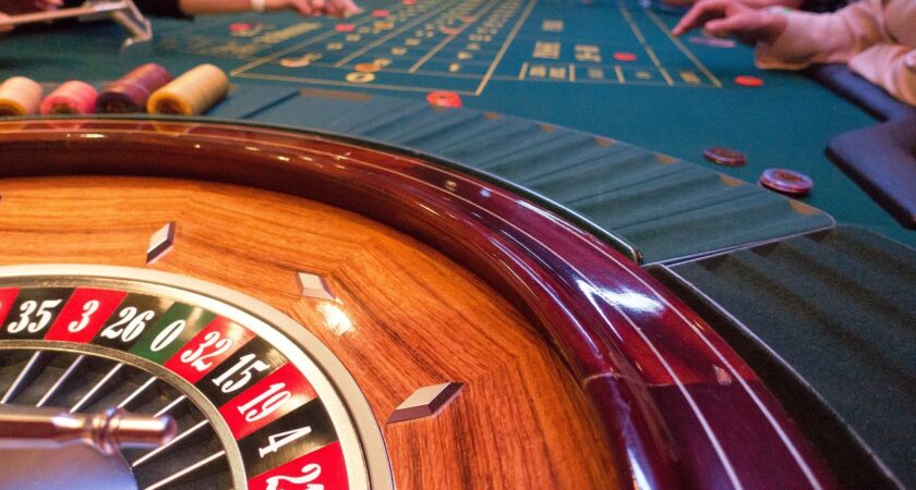 4 choses à vérifier avant de vous inscrire sur un casino pour jouer via un mobile
