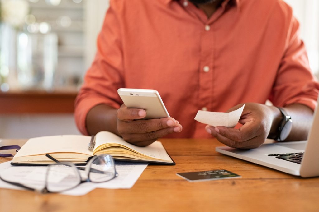 Qui contacter si le prélèvement de 108 euros reste inexpliqué