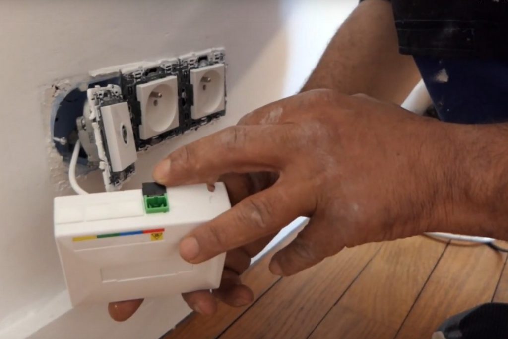 les risques si on débranche le câble fibre de la prise optique